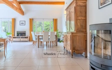 Domaine à vendre à Rousset à 15 minutes d'Aix-en-Provence - 8 000 m² - plusieurs logements - 262 m² habitables - calme absolu - amoureux de la nature