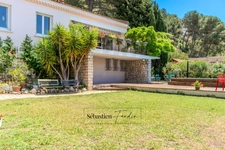 House for sale 8 rooms VITROLLES (13) - swimming pool - panoramic view - very quiet - beautiful light - large volumes