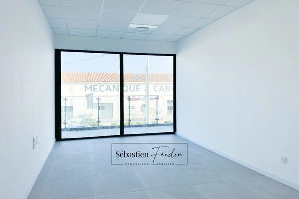Bureau à louer LA SEYNE SUR MER (83) – 16 M² – FORTE VISIBILITÉ – BUREAUX NEUFS – PMR – STATIONNEMENTS