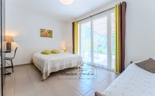 Domaine à vendre à Rousset à 15 minutes d'Aix-en-Provence - 8 000 m² - plusieurs logements - 262 m² habitables - calme absolu - amoureux de la nature