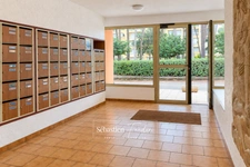 Appartement à vendre 1 pièce Six-Fours-les-Plages (83) - terrasse 11 m² exposée sud - coin nuit - domaine de La Coudoulière - piscine - tennis - proche mer - stationnement facile