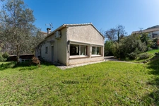 House for sale, 8 rooms, Aubagne (13) - 168 m² - 2 apartments - 65 m² basement garages - cellar - 2 outdoor garages - space for a swimming pool 