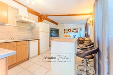 House for sale in SIGNES (83) - Plot of over one hectare - Swimming pool - Numerous annexes and outbuildings - Absolute calm - Sunny 