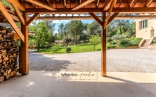Domaine à vendre à Rousset à 15 minutes d'Aix-en-Provence - 8 000 m² - plusieurs logements - 262 m² habitables - calme absolu - amoureux de la nature