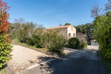 House for sale, 8 rooms, Aubagne (13) - 168 m² - 2 apartments - 65 m² basement garages - cellar - 2 outdoor garages - space for a swimming pool 
