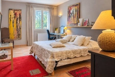 Propriété à vendre 6 pièces à BRAS (83) - grand calme - sans vis-à-vis - terrain de 2,7 ha - 5 000 m² clôturés - piscine à débordement chauffée - 248 m² - vue dégagée - nature
