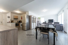 Dpt Bouches du Rhône (13), à louer MEYREUIL appartement T4 de 85,39 m²  - Terrasse - Loggia - 2 parkings en sous-sol - Ascenseur -  Pinel