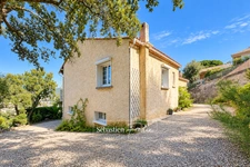 Maison à vendre 5 pièces Six-Fours-les-Plages (83) - vue panoramique dégagée - calme - terrain 1 147 m² - véranda climatisée - grandes chambres
