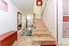 House for sale 8 rooms VITROLLES (13) - swimming pool - panoramic view - very quiet - beautiful light - large volumes