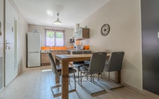 Domaine à vendre à Rousset à 15 minutes d'Aix-en-Provence - 8 000 m² - plusieurs logements - 262 m² habitables - calme absolu - amoureux de la nature