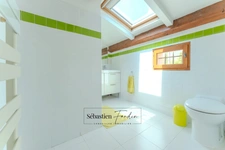 House for sale in SIGNES (83) - Plot of over one hectare - Swimming pool - Numerous annexes and outbuildings - Absolute calm - Sunny 