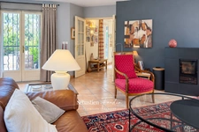 Propriété à vendre 6 pièces à BRAS (83) - grand calme - sans vis-à-vis - terrain de 2,7 ha - 5 000 m² clôturés - piscine à débordement chauffée - 248 m² - vue dégagée - nature
