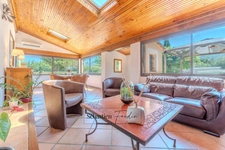 House for sale in SIGNES (83) - Plot of over one hectare - Swimming pool - Numerous annexes and outbuildings - Absolute calm - Sunny 