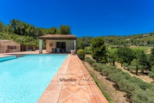 Maison à vendre 8 pièces LA CADIERE D'AZUR (83) - 2 logements - grande piscine - vue panoramique - grande parcelle - calme - nombreuses annexes