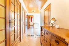 House for sale, 8 rooms, Aubagne (13) - 168 m² - 2 apartments - 65 m² basement garages - cellar - 2 outdoor garages - space for a swimming pool 