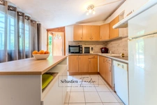 House for sale in SIGNES (83) - Plot of over one hectare - Swimming pool - Numerous annexes and outbuildings - Absolute calm - Sunny 
