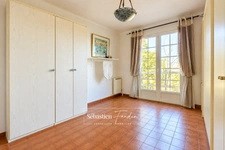 Maison à vendre 5 pièces Six-Fours-les-Plages (83) - vue panoramique dégagée - calme - terrain 1 147 m² - véranda climatisée - grandes chambres