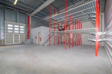 Dpt Bouches du Rhône (13), à louer GEMENOS Local commercial 210 m² - Entrepôt - Bureaux - Mezzanines - Rayonnage