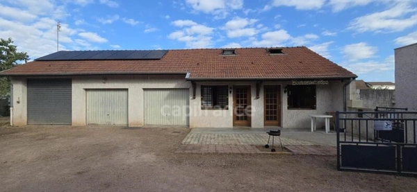  TOULON-SUR-ARROUX – MAISON AVEC 2 GARAGES ATTENANTS, JARDIN ET COMBLES AMÉNAGEABLES