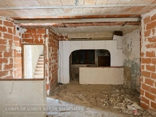 Ensemble patrimonial à réhabiliter – env. 700 m² – Névian