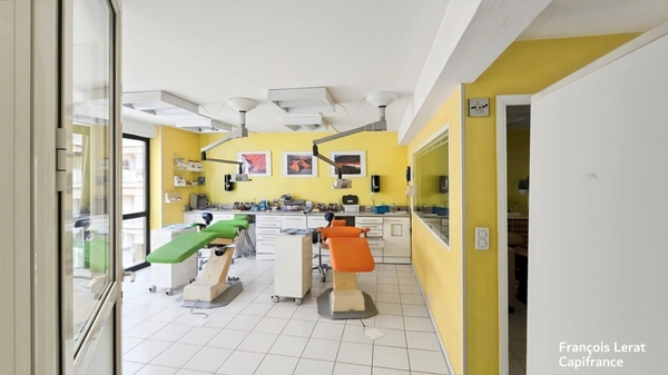 À VENDRE – MURS DE LOCAUX PROFESSIONNELS - MENTON (06 500) - 410 590 € honoraires d'agence inclus