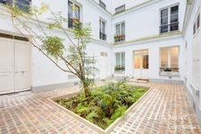 Ternes - Maillot, 3-room workshop-style apartment with terrace not overlooked