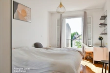 Renovated 2-room apartment for sale in Enghien-les-Bains (95) - 45.94 m² - Near the Ormosson train station - €239,000 including agency fees
