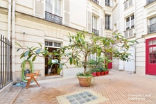 Local/bureau à louer PARIS 9EME ARRONDISSEMENT (75) - RUE CONDORCET – LOCAL COMMERCIAL DE CARACTÈRE – 85 m² ENVIRON
