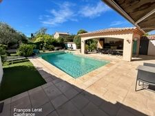 Maison de ville provençale à vendre 5 pièces DRAGUIGNAN (83) avec piscine et jardin arboré- 127,61 m2 loi Carrez - 470 000 € honnoraires d'agence inclus