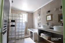 Maison à vendre 7 pièces MANOSQUE (04) - Quartier La Rochette - 169 m² habitable - 4 chambres - Piscine - Garage - 647 000 € honoraires d'agence inclus