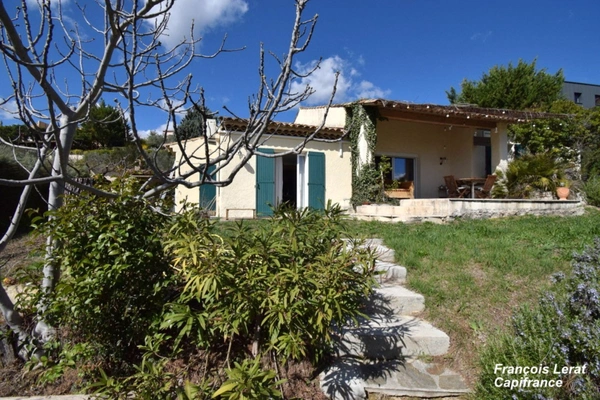 Maison à vendre 7 pièces MANOSQUE (04) - Quartier La Rochette - 169 m² habitable - 4 chambres - Piscine - Garage - 647 000 € honoraires d'agence inclus