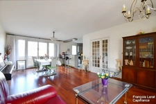Appartement à vendre 5 pièces proche Mairie de THIAIS (94)– Appartement de 5 pièces avec une cave et une place de parking – 95,29 m2 loi Carrez - 376 400 € honoraires d’agence inclus