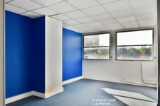 Local/bureau à louer COLOMBES (92)- Bâtiment industriel R+ 1 de 780 m2 et un terrain de 1 300 m2 - Loyer mensuel HT 10 000 €