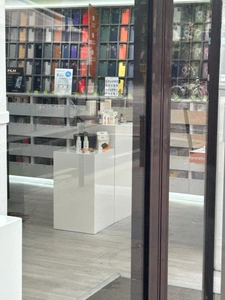 Fonds de commerce à vendre de téléphonie SAINT OUEN SUR SEINE (93) - Idéalement situé au marché aux puces de Paris-Clignancourt avec double accès – Emplacement n°1 - 145 600 € FAI