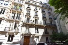 Occupied 4-room apartment for sale with life annuity in Paris' 9th arrondissement (75) - Initial payment of €439,212, agency fees included