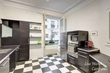 Ternes - Maillot, 3-room workshop-style apartment with terrace not overlooked