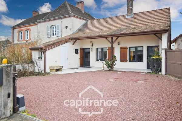 Maison de plain-pied entièrement rénovée avec jardin clos, dépendance et charme authentique – Secteur LONS LE SAUNIER (39000), BLETTERANS (39140), LOUHANS (71500)
