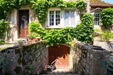 Maison de caractère spacieuse, 4 chambres, parc arboré et spa de nage, à proximité de Lons-le-Saunier (39000)