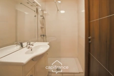 Maison de plain-pied, 3 chambres, véranda, piscine chauffée et jardin paysager – Courlaoux, à 10 min de Lons-le-Saunier (39000)