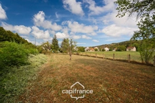 Maison à rénover 3 chambres avec jardin, garage et vue sur le Revermont, à Beaufort-Orbagna (39)