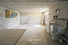 Maison sur sous-sol complet à rénover à Beaufort (39190), idéal premier achat ou investissement.