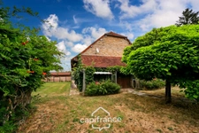 Maison en pierre au calme avec piscine, 5 chambres et plus de 1,6 hectare de terrain - Proche Lons-le-Saunier (39000)