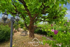 Maison en pierre au calme avec piscine, 5 chambres et plus de 1,6 hectare de terrain - Proche Lons-le-Saunier (39000)