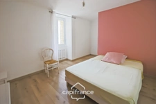 Maison de 190m² avec 2 logements indépendants - 4 chambres - terrain 1 220m² - vue Revermont