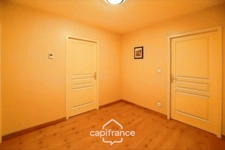 Quiet stone house with a pool, 5 bedrooms, and over 1.6 hectares of land—near Lons-le-Saunier (39000)