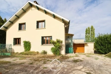 Maison à rénover 3 chambres avec jardin, garage et vue sur le Revermont, à Beaufort-Orbagna (39)