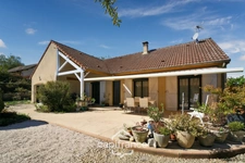 Maison de plain-pied, 3 chambres, au calme, jardin aménagé - proche de LOUHANS (71)