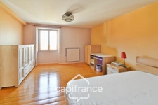 Maison de village 6 pièces non mitoyenne, entièrement rénovée, avec prestations de qualité proche de LONS LE SAUNIER (39000)