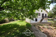Maison sur sous-sol complet à rénover à Beaufort (39190), idéal premier achat ou investissement.