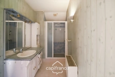 Maison à rénover 3 chambres avec jardin, garage et vue sur le Revermont, à Beaufort-Orbagna (39)